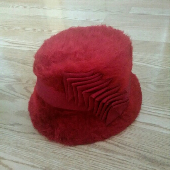 Vintage Faux Fur Red Brimmed Hat - Picture 2 of 4
